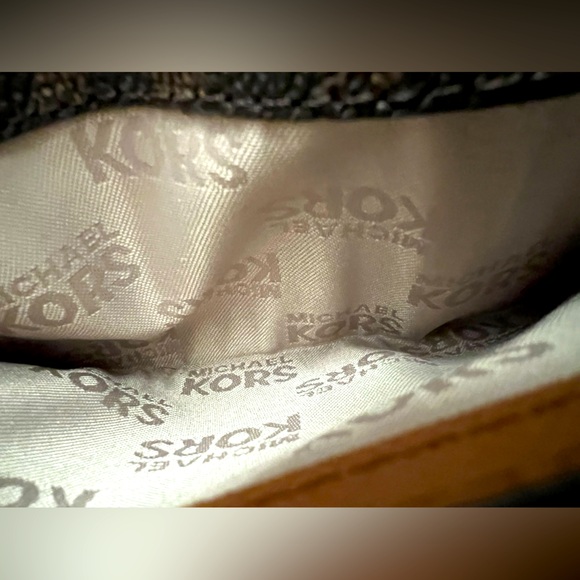 Michael Kors Large Signature Logo Snap-Front Wallet - Picture 3 of 9